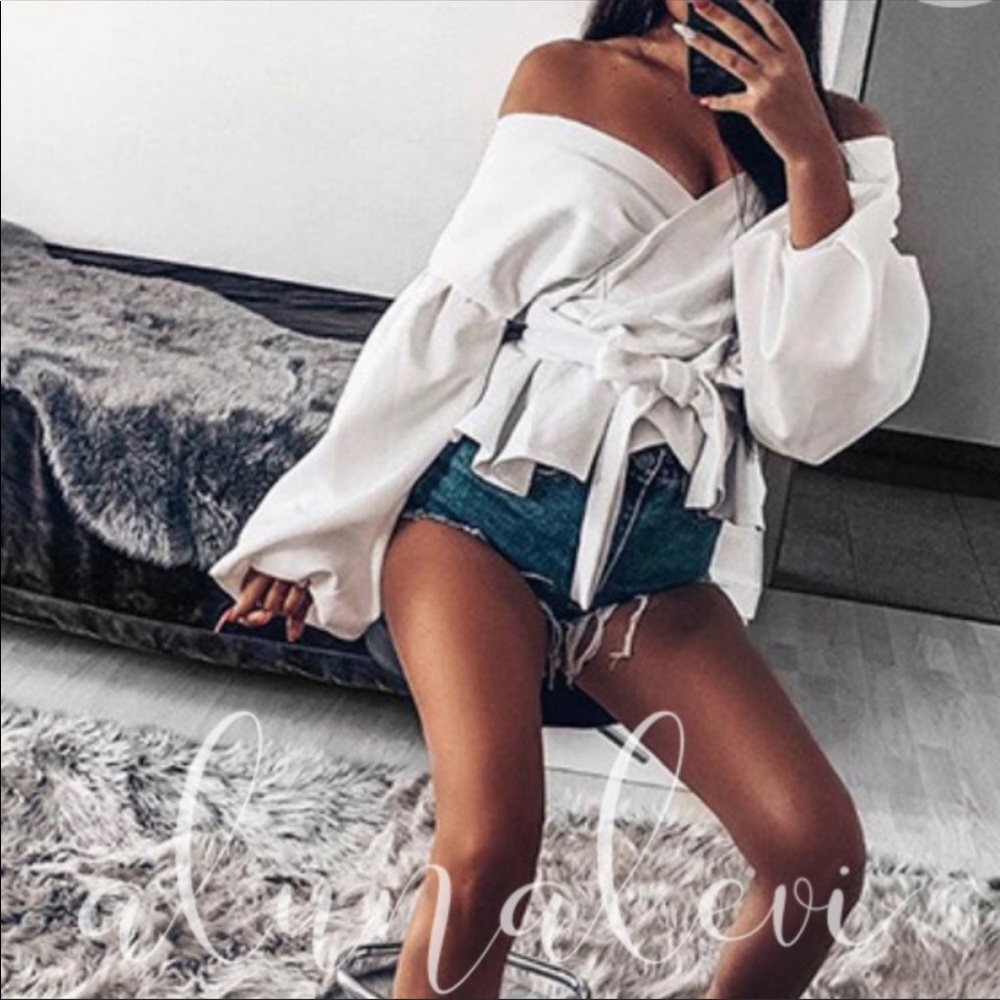 🔥LAST ONE!🔥 BALLOON SLEEVE WRAP BLOUSE - Picture 7 of 7